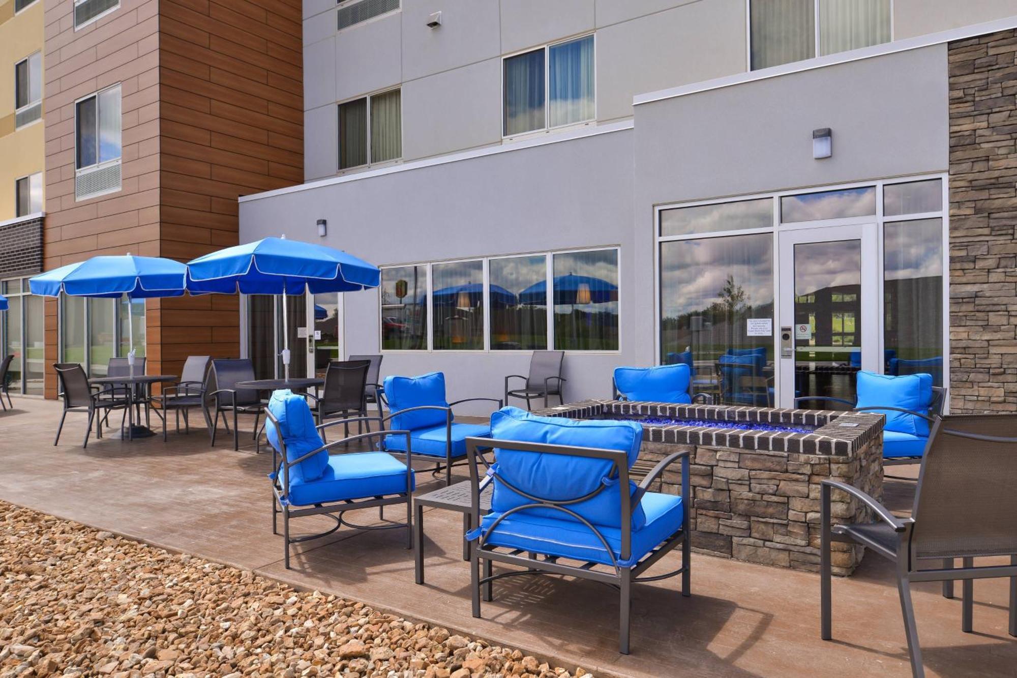 Fairfield Inn & Suites By Marriott Warrensburg Exterior foto